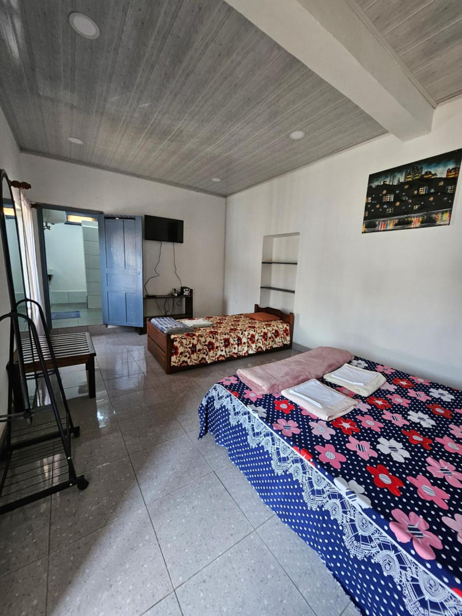 Chez Joel Bed & Breakfast Antsirabe Exterior photo